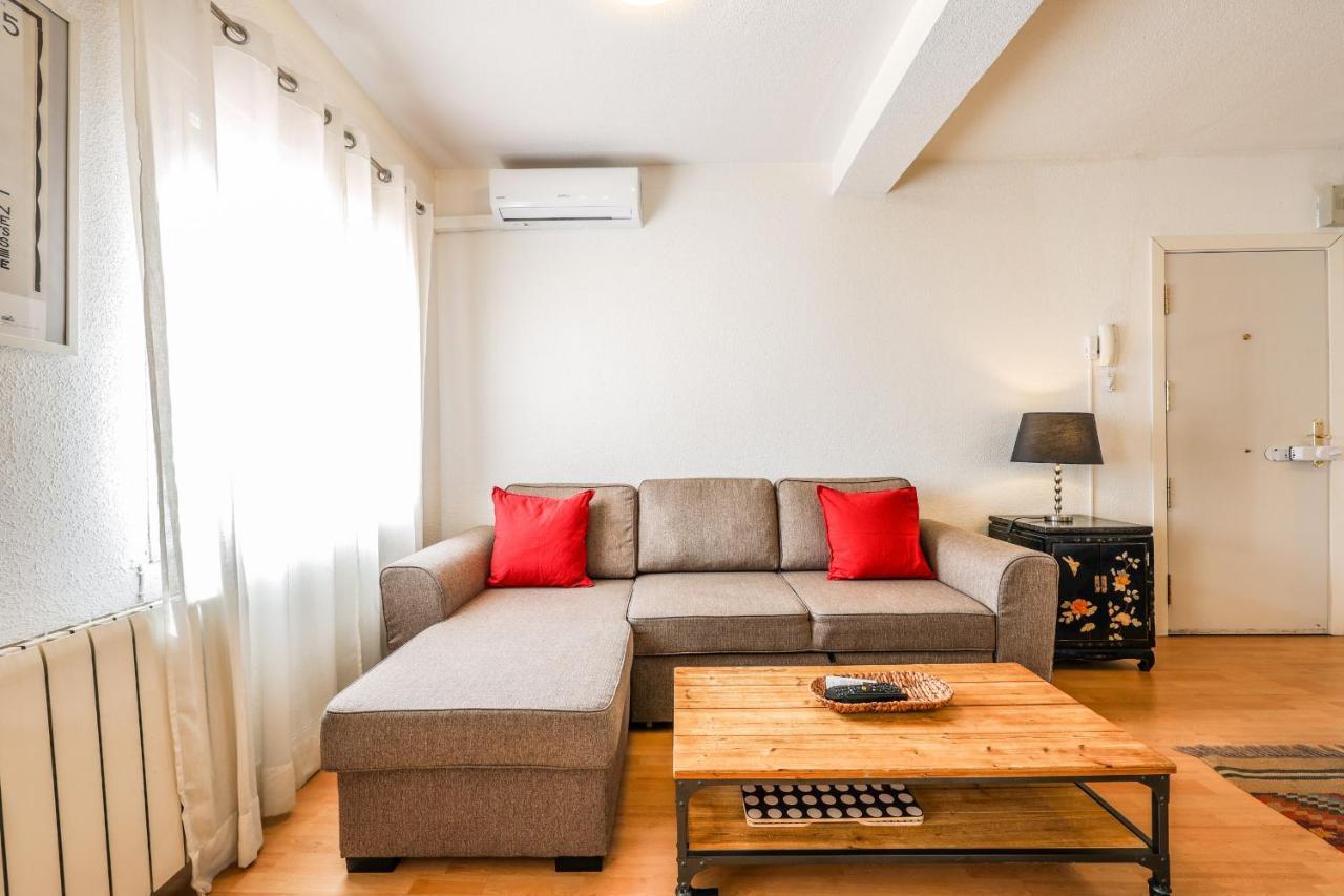 Apartamento En Plaza De Ventas Alquiler Temporal Мадрид Екстер'єр фото